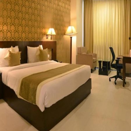Hotel Devashish Haldwāni Exteriér fotografie