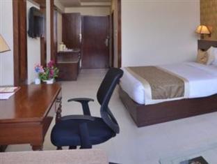 Hotel Devashish Haldwāni Exteriér fotografie