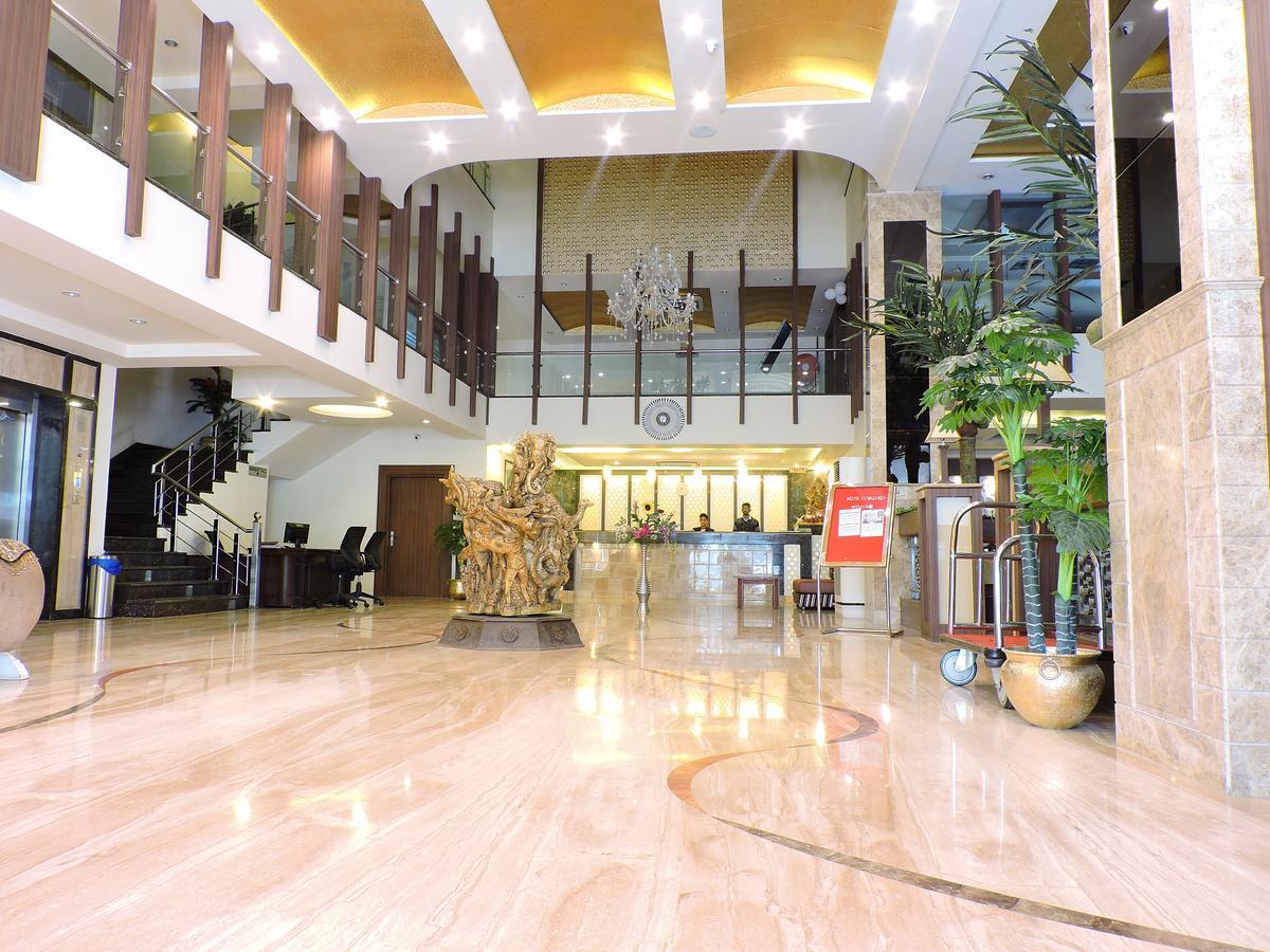 Hotel Devashish Haldwāni Exteriér fotografie